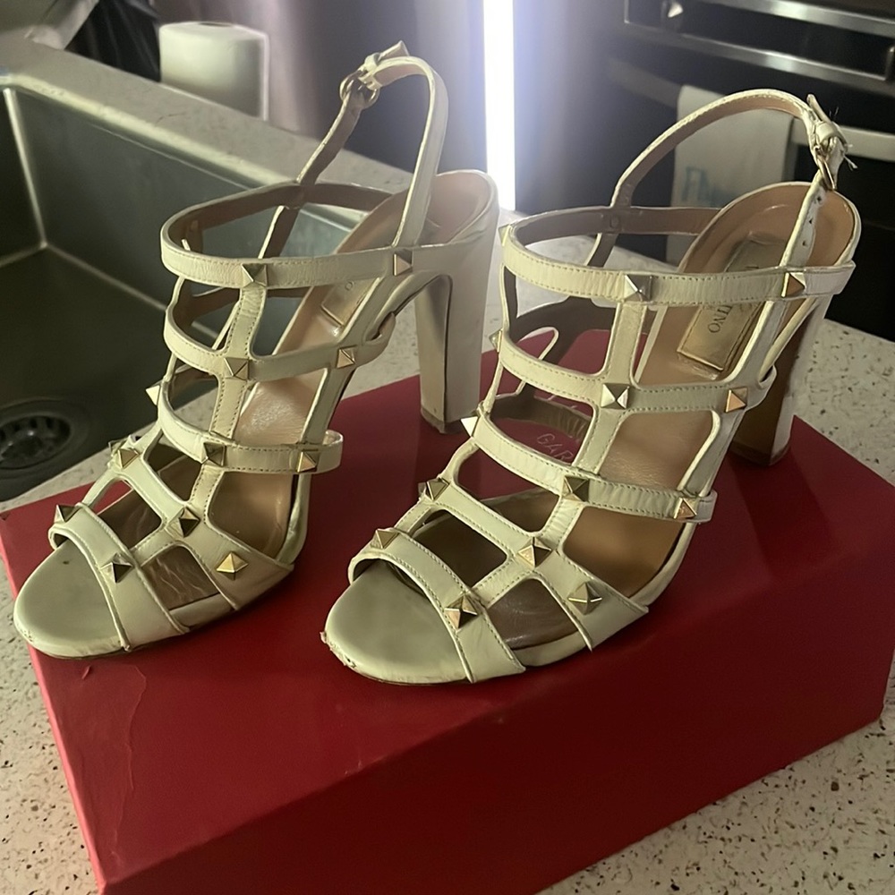 Valentino Garavani Rockstud Caged Sandals - size 38.5, off white
